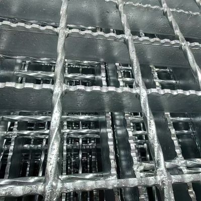 Сварные стальные решетки 30 мм с подшипниками для процесса сварки Яркая поверхность YB/T4001.1-2007
