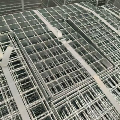 Тяжелая стальная решетка, способная поддерживать большое оборудование