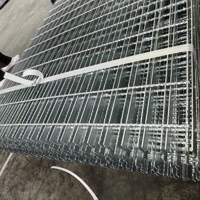 1000x1000мм Промышленные стальные решетки с 30мм расстоянием между подшипниками и плоским типом