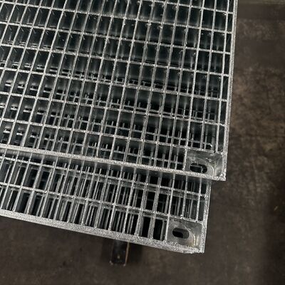 Промышленные стальные решетки со стандартным расстоянием и грузоподъемностью