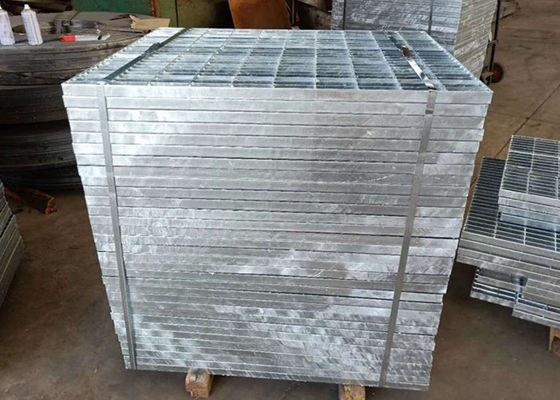 Hot Dip Stainless Steel Driveway Grates Flat / Serrated Bar Alkali Corrosion